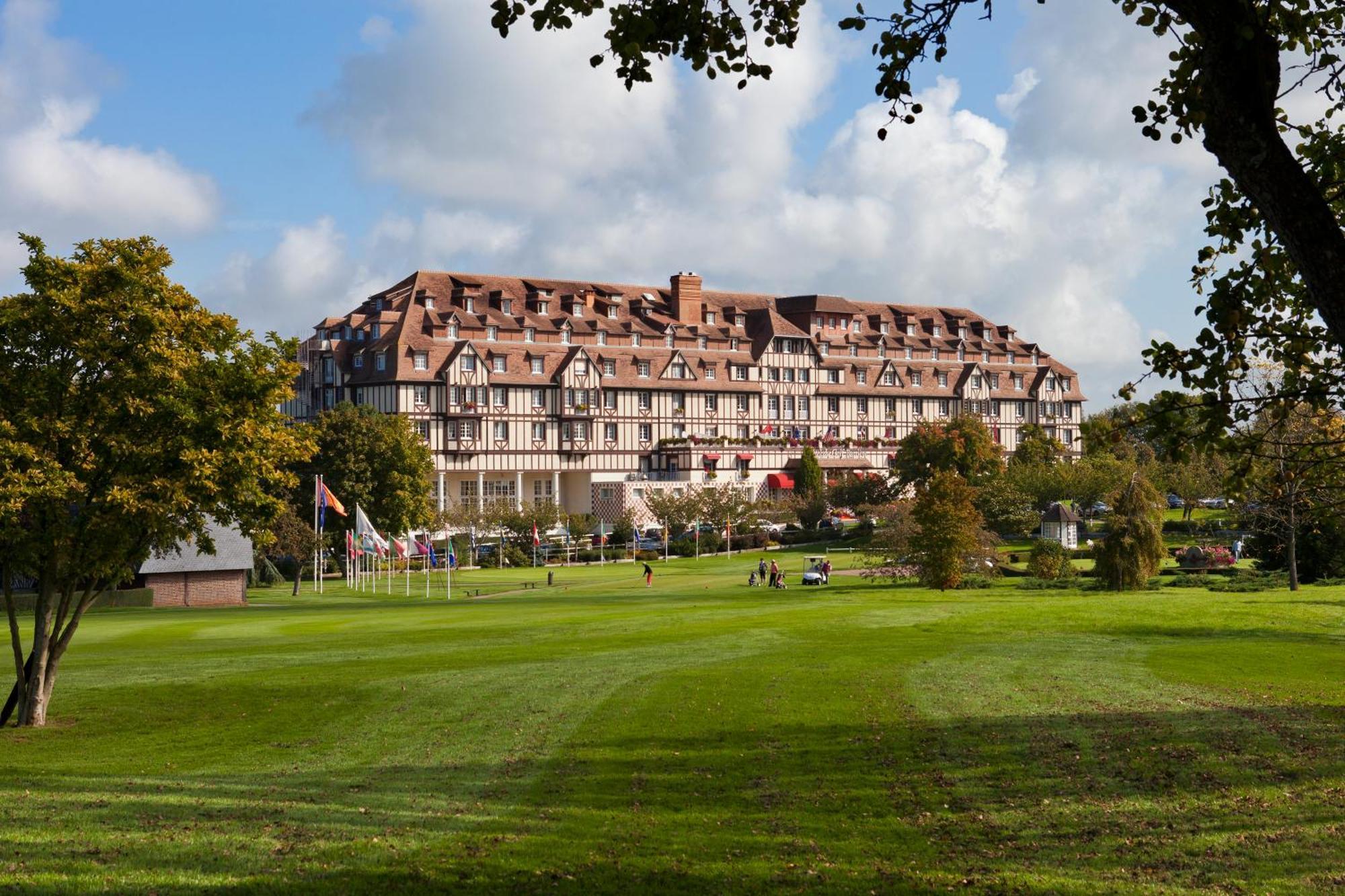 Hotel Barriere L'hotel Du Golf 4*